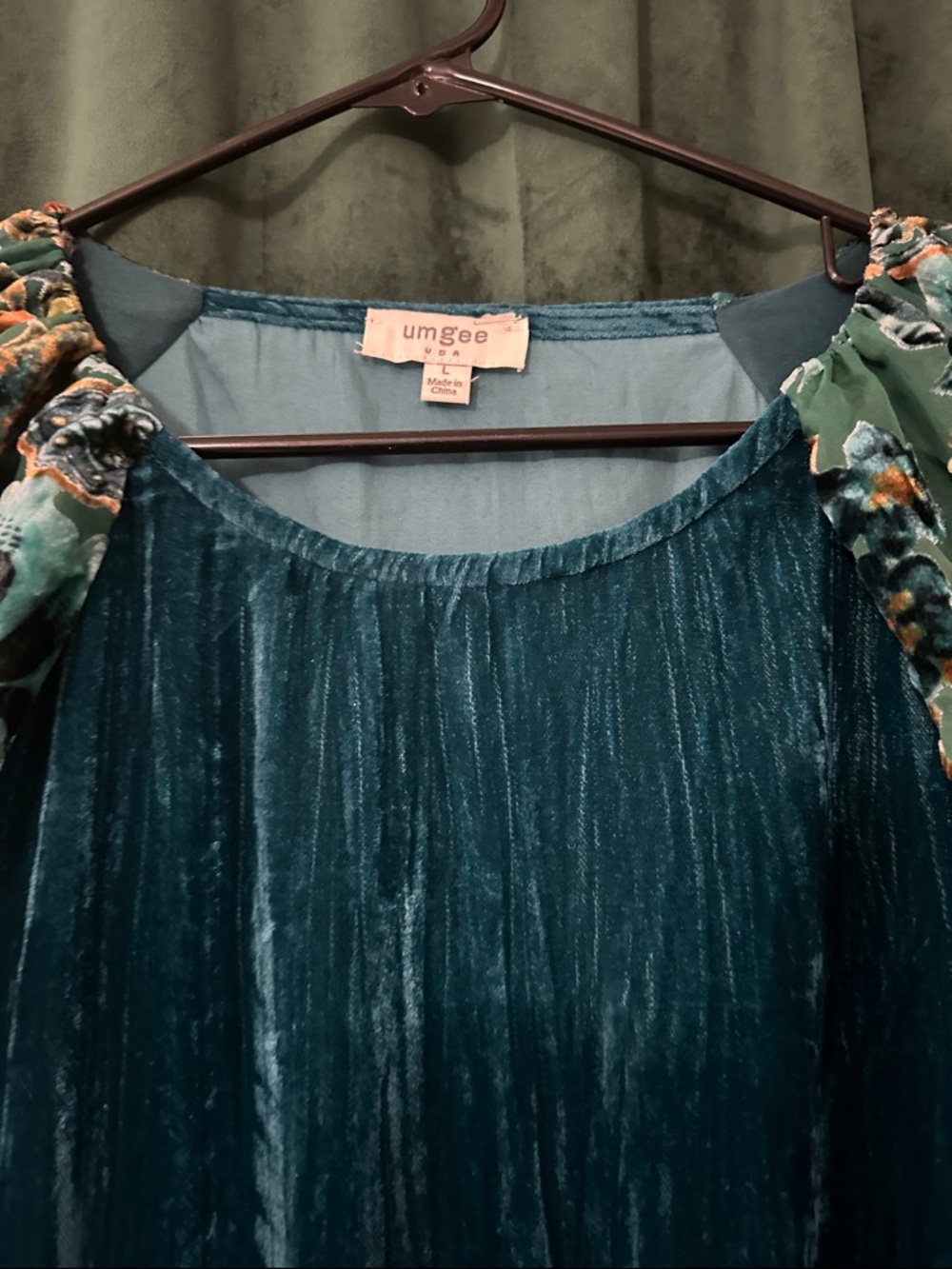 Umgee Teal Velvet Dress with Patterned Green Puff Sleeves - Picture 5 of 7